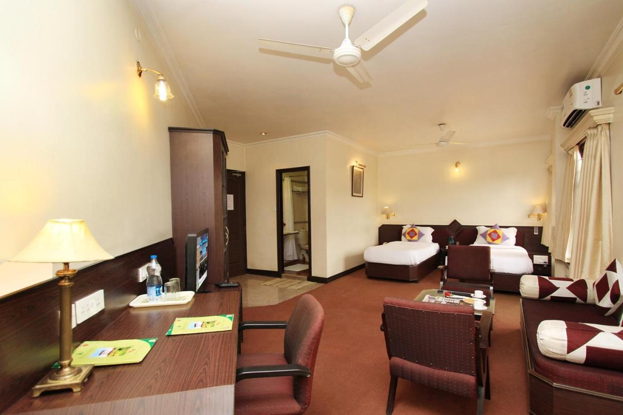 Royal Inn Mysore Buitenkant foto