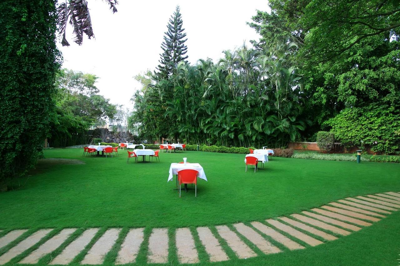 Royal Inn Mysore Buitenkant foto