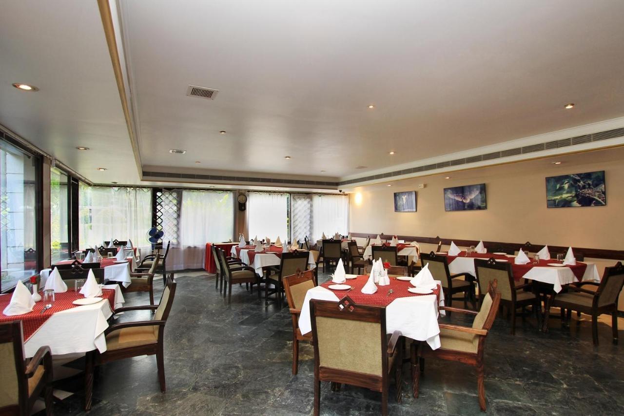 Royal Inn Mysore Buitenkant foto