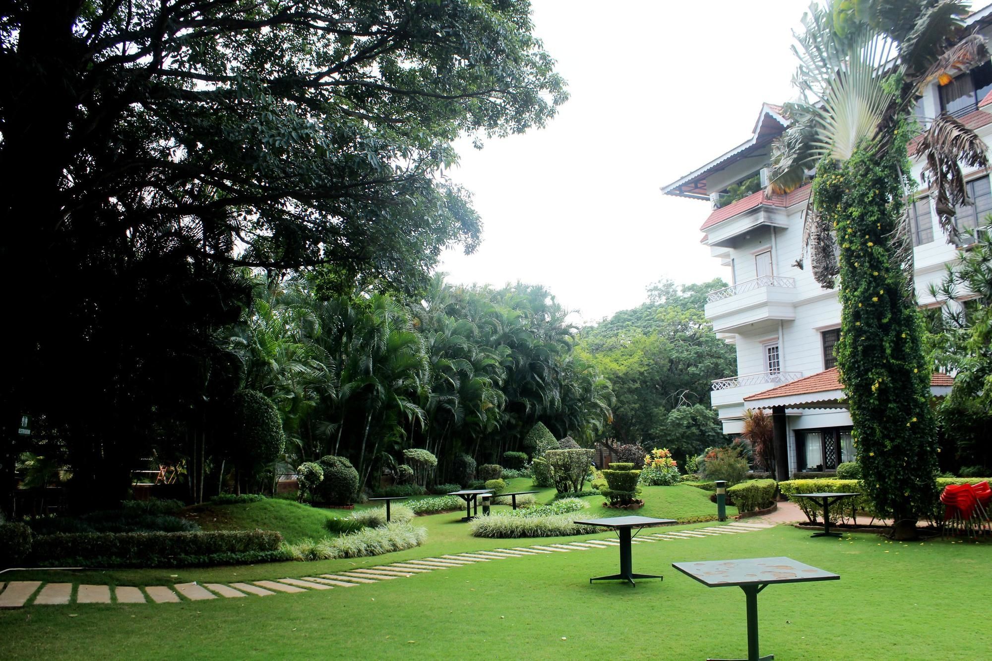 Royal Inn Mysore Buitenkant foto
